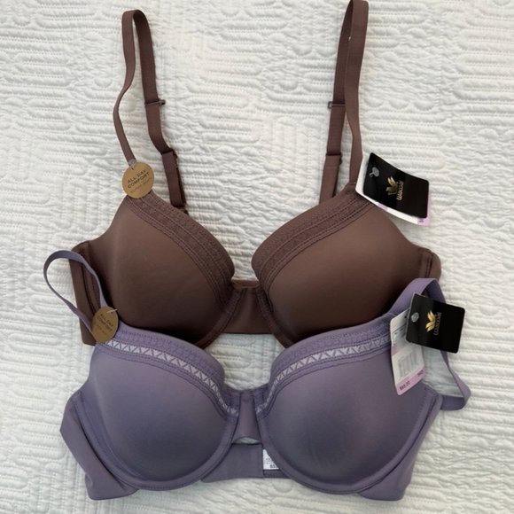 A pair of Wacoal 34 D Perfect Primer Underwire T-Shirt Bras - Picture 2 of 10